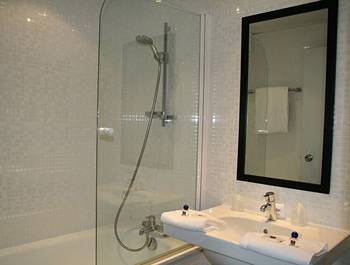 Hotel Western Rives De Paris La Defense